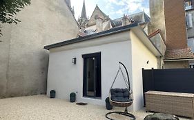 Gite Calme En Plein Centre De Moulins Avec Terrasse Privative Et Tout Confort Inclus - Fr-1-489-475